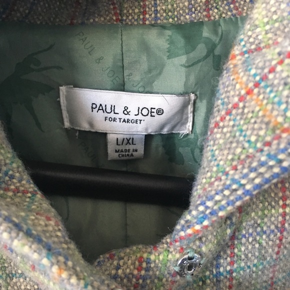 Buttoned Cape - Picture 6 of 6